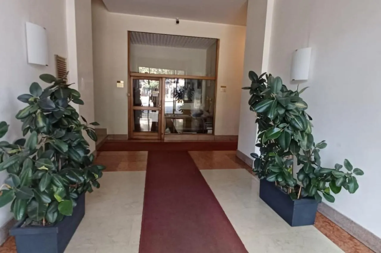 Lagosta Home-Isola Milan Italy