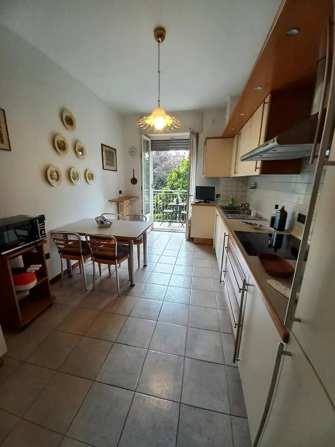 Lagosta Home-Isola Milan