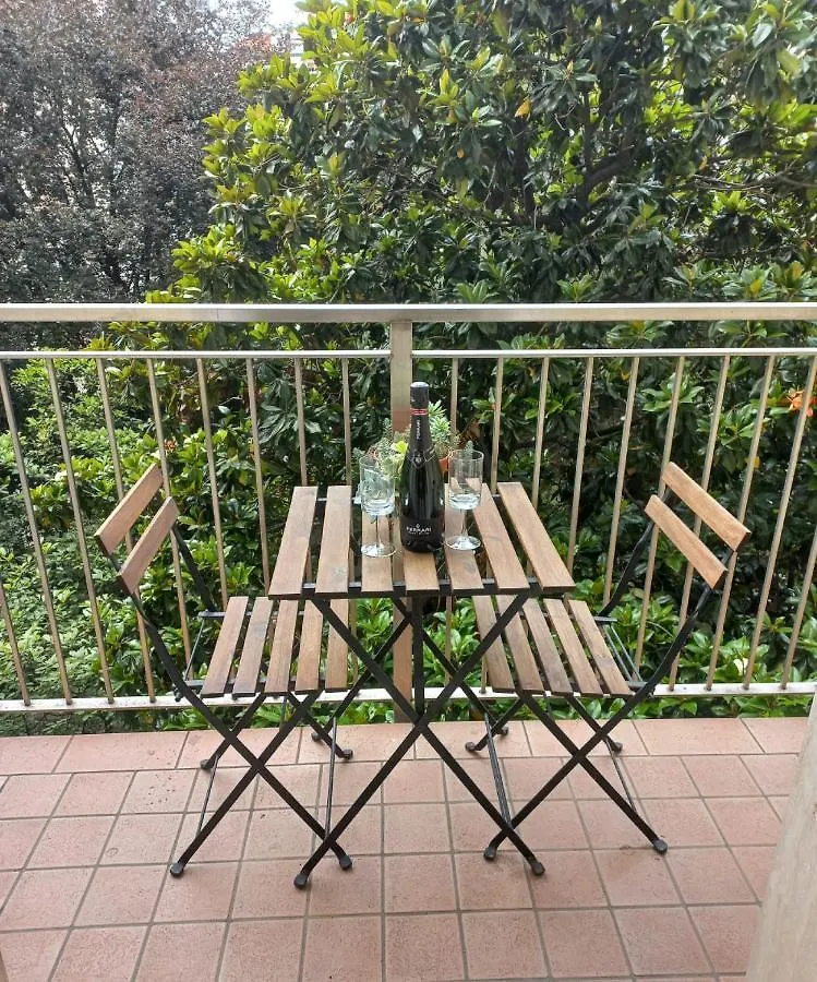 Lagosta Home-Isola Milan Italy